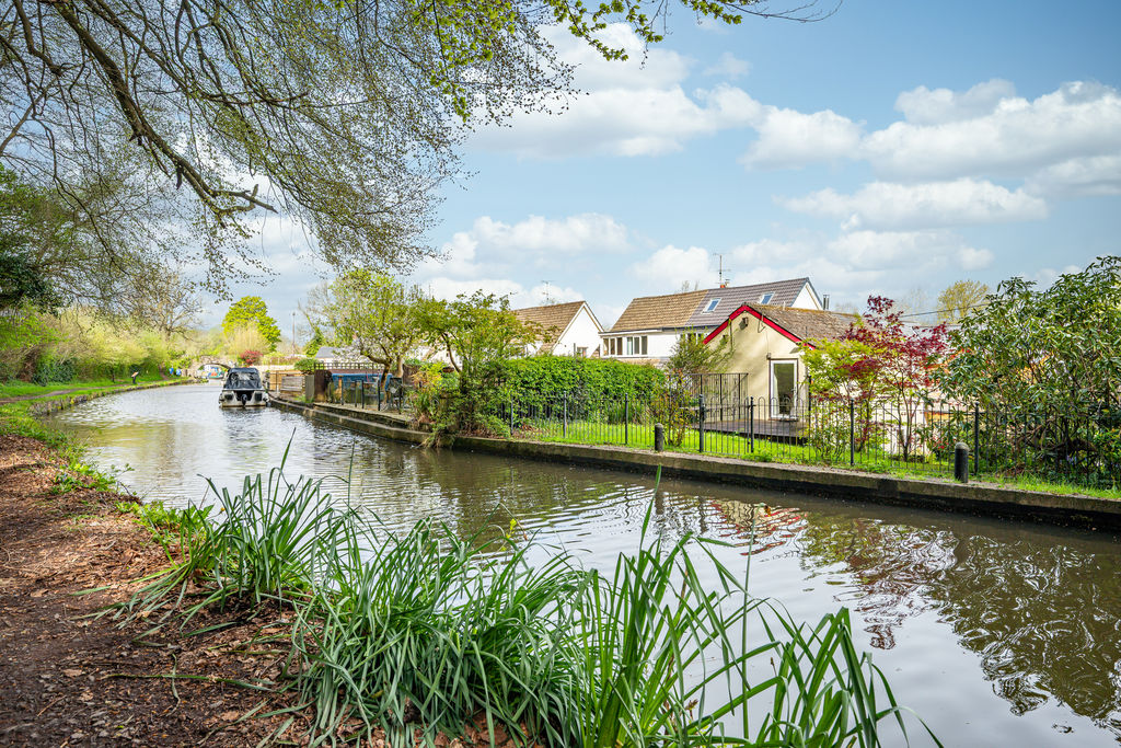 Canal and Rear Elevation- click for photo gallery